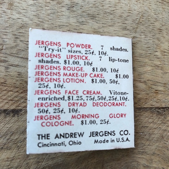 Two 1950’s vintage powders - one for your face and the other for your body! - Picture 8 of 16